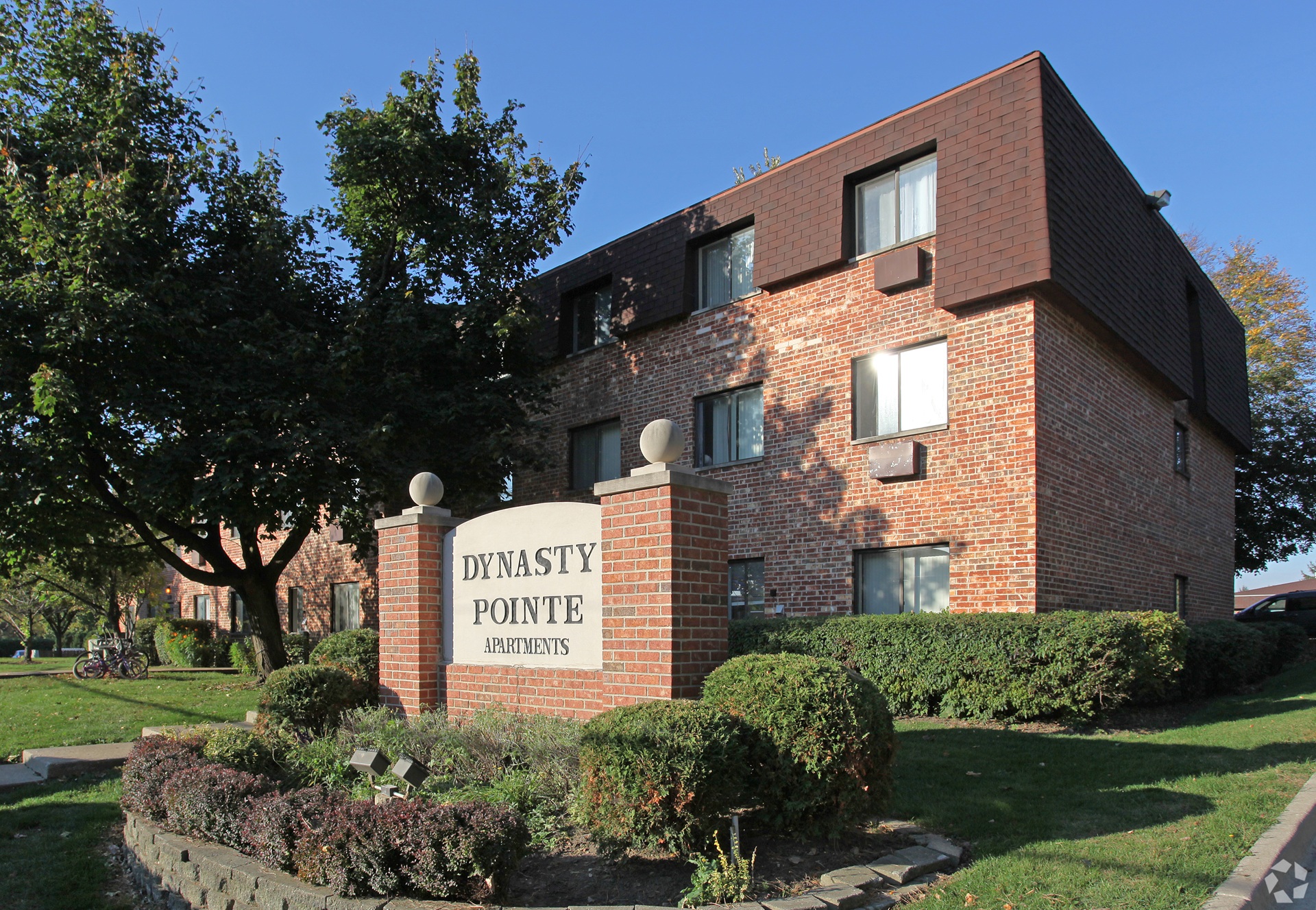 Dynasty Pointe Apartments aerial view in Woodridge, Illinois